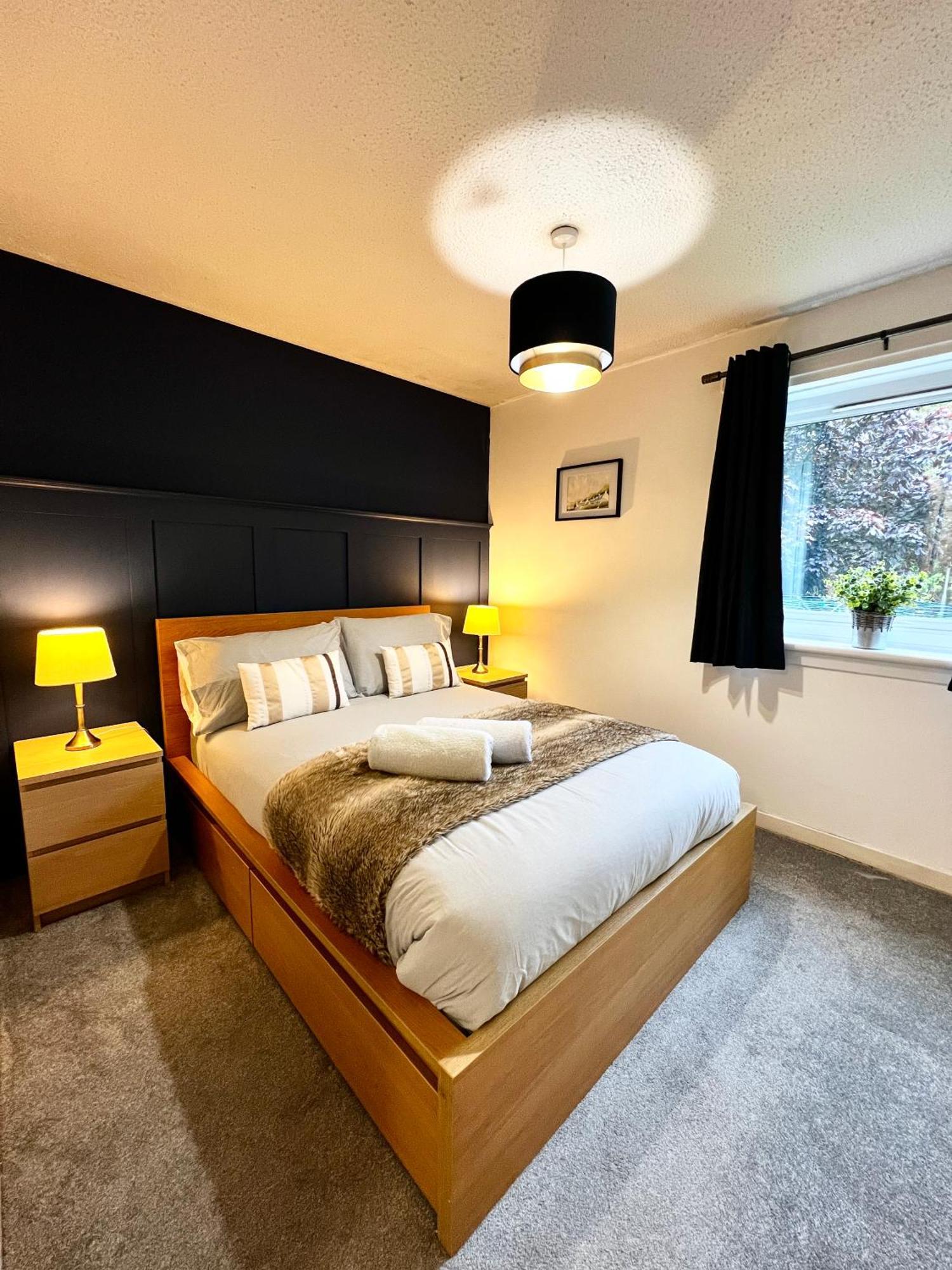 Ground Floor Flat With Free Parking & Wifi Leilighet Glasgow Eksteriør bilde