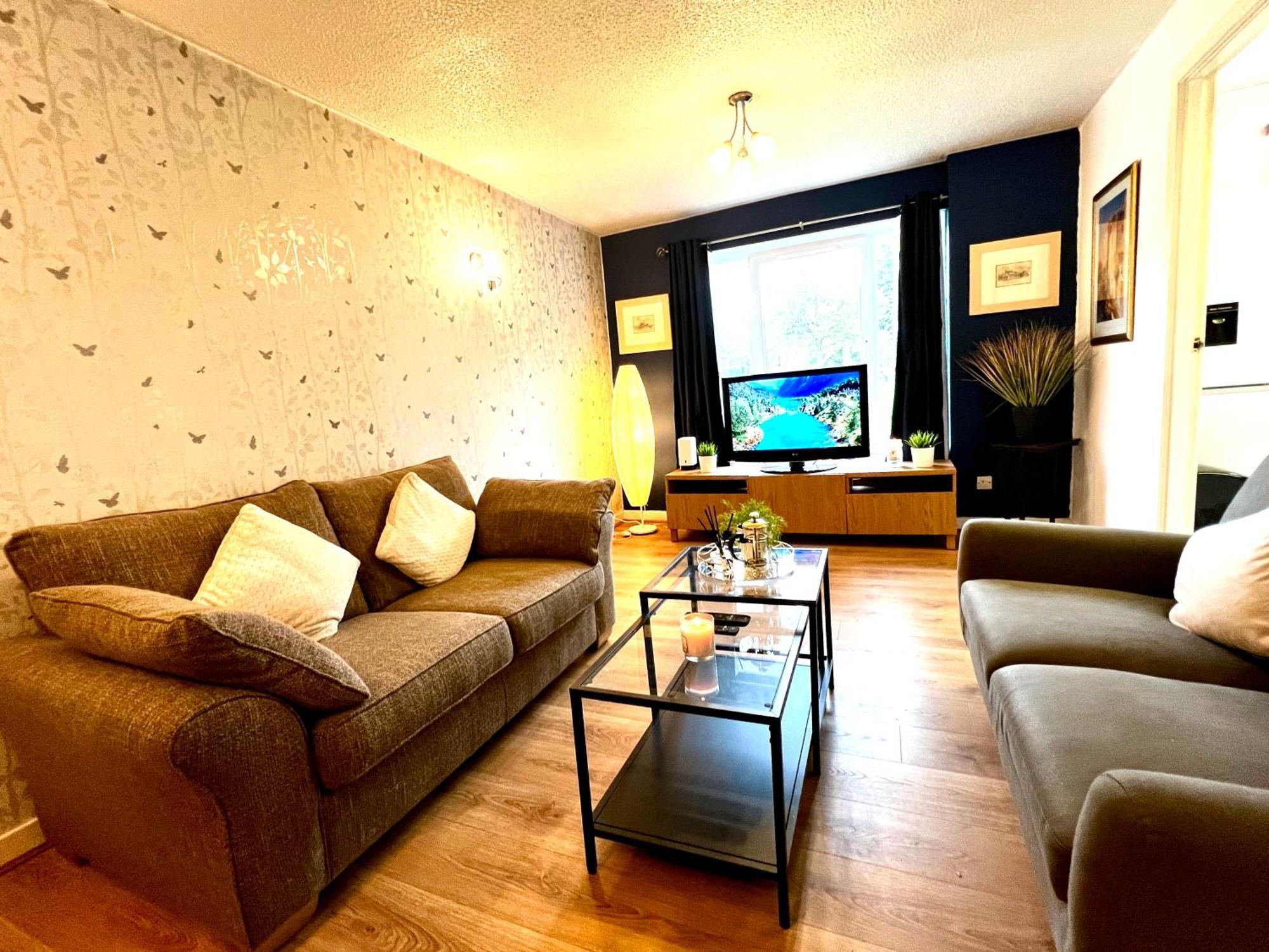 Ground Floor Flat With Free Parking & Wifi Leilighet Glasgow Eksteriør bilde