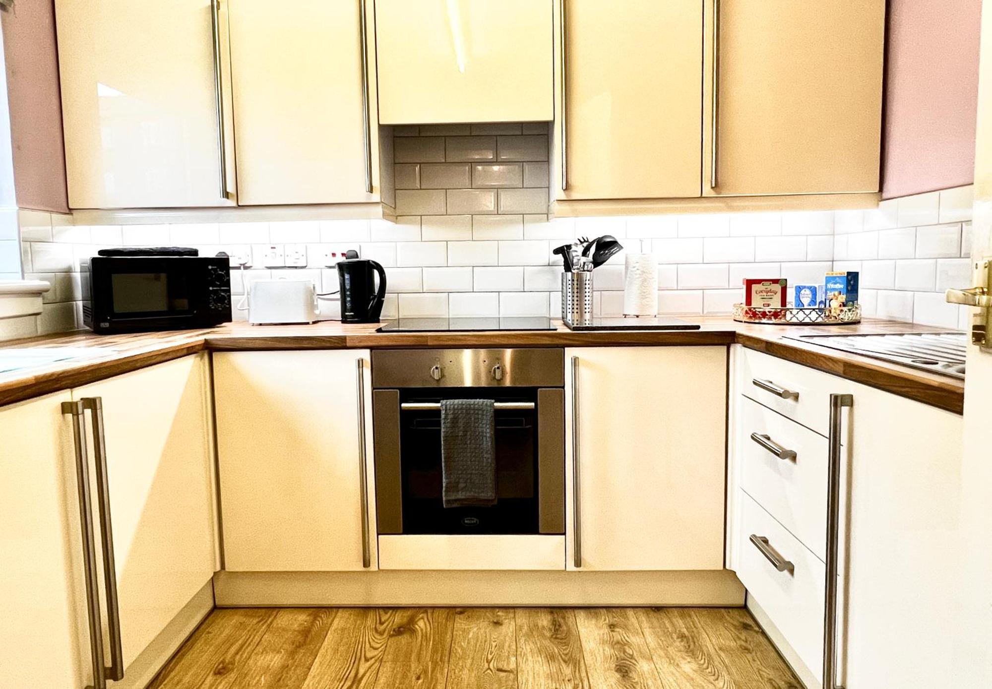 Ground Floor Flat With Free Parking & Wifi Leilighet Glasgow Eksteriør bilde